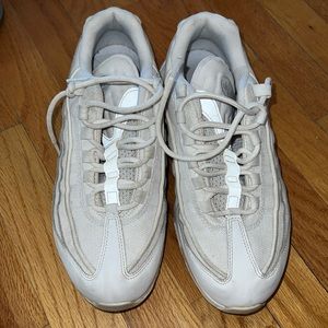 Men’s Nike Air Max Sneakers Size 8